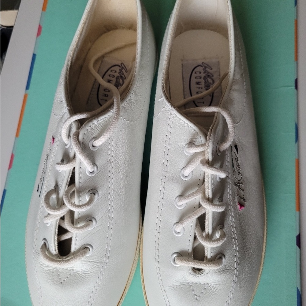 LA Gear White Leather, Size 7, NIB